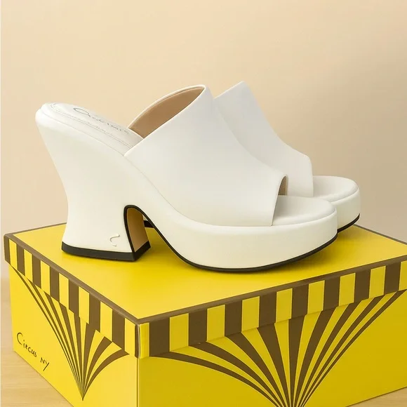 Elegant Cream Platform Mules - Picture 6 of 6